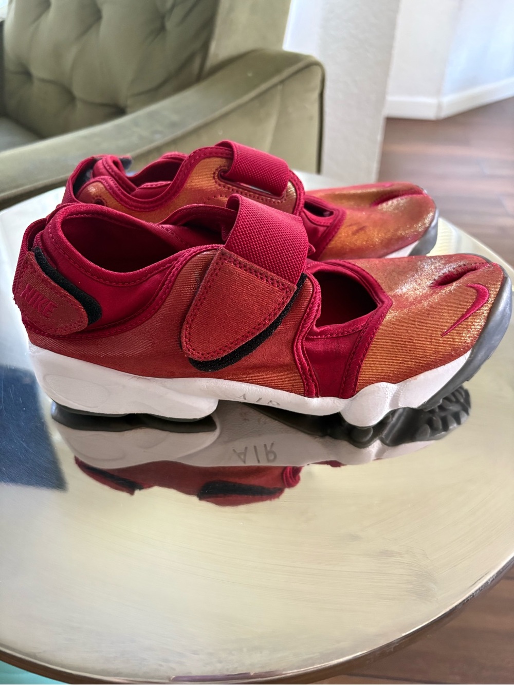 Nike Air Rift Iridiscent Metallic Red Orange Womens Size 9 Rare